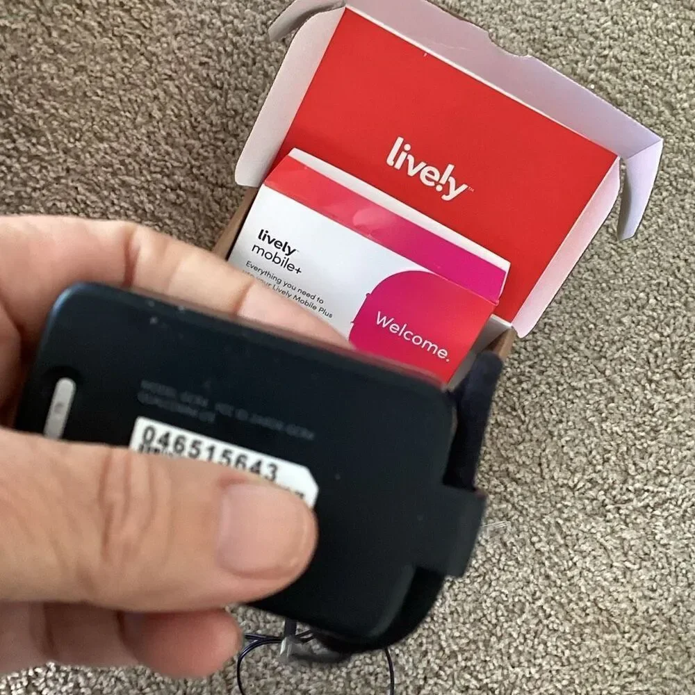 Lively Mobile Plus Medical Alert Device Set Necklace Charger In Box